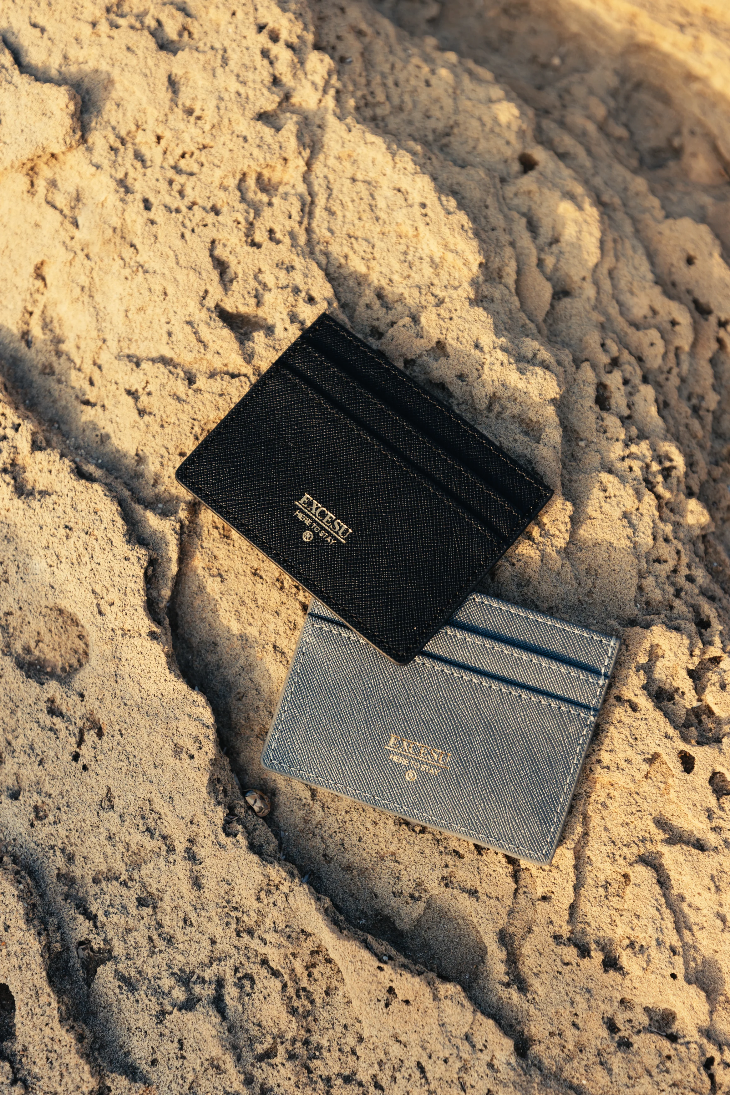 Excesu Gray Card Holder - Image 4